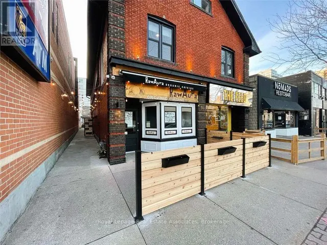 201+B - 94 LAKESHORE ROAD E, Mississauga (Port Credit), Ontario L5G1E3
