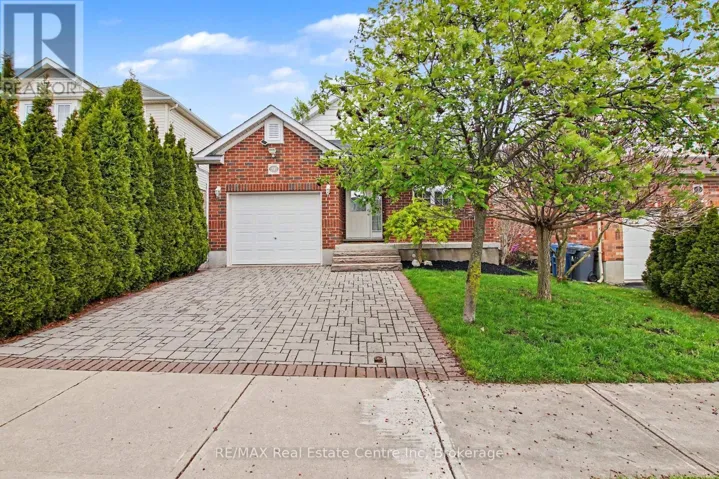 9 WASHBURN DRIVE, Guelph (Grange Road), Ontario N1E0B4