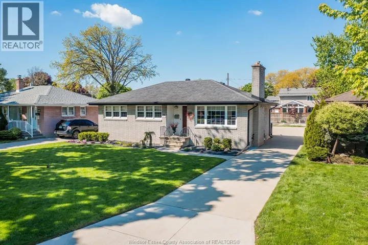 1211 PARKVIEW AVENUE, Windsor, Ontario N8S2X8