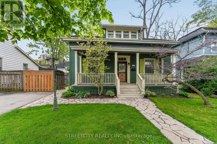 24 CENTRE STREET, St. Thomas, Ontario N5R2Z2