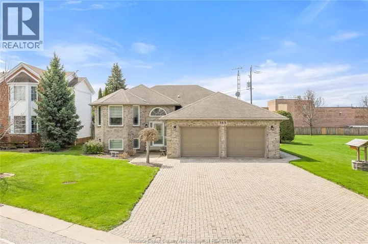 313 APPLEWOOD, Kingsville, Ontario N9Y3Y7