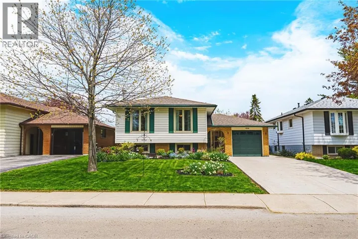 104 GARDINER Drive, Hamilton, Ontario L9C5W8