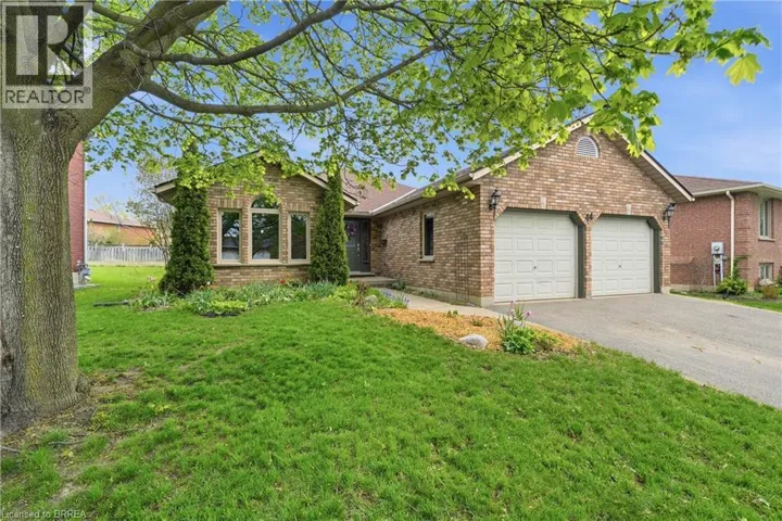 44 BLACKFRIAR Lane, Brantford, Ontario N3R7L3