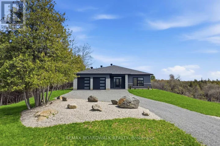 456 PINE GROVE, Lanark Highlands, Ontario K0G1K0