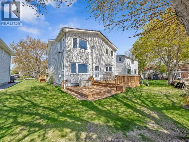 545 LAKEVIEW AVENUE, Essex, Ontario N0R1G0