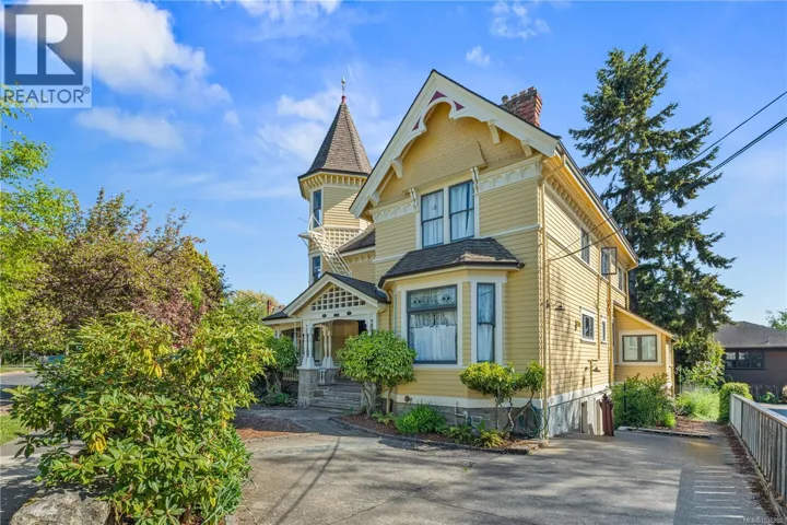 1171 Rockland Ave, Victoria, British Columbia V8V3H8