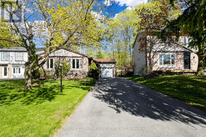 323 WARATAH AVENUE, Newmarket (Huron Heights-Leslie Valley), Ontario L3Y5J3
