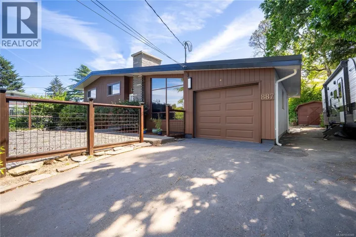 887 Clarke Rd W, Central Saanich, British Columbia V8M2G1