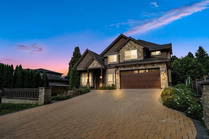 8245 144A STREET, Surrey, British Columbia V3S2X9