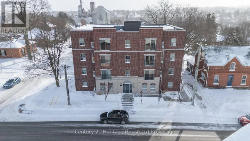 303 - 34 BROCK STREET, Woodstock (Woodstock - South), Ontario N4S3B5