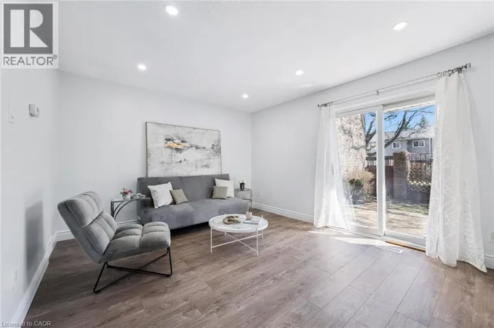 224G HARVARD Place, Waterloo, Ontario N2J4G2