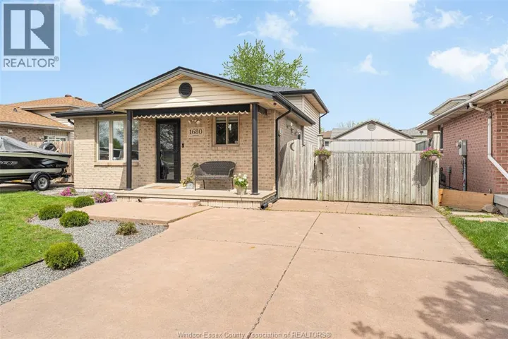 1680 CALDERWOOD AVENUE, Windsor, Ontario N8W5V2