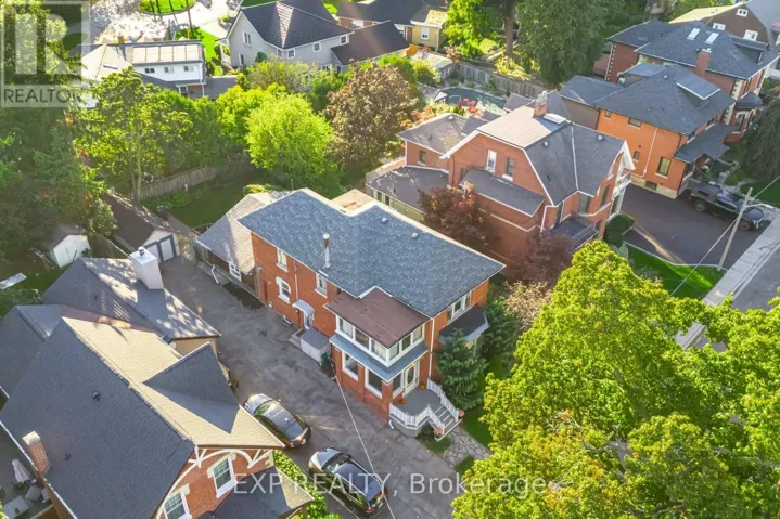 51 CHAPEL STREET, Brampton (Downtown Brampton), Ontario L6W2H5