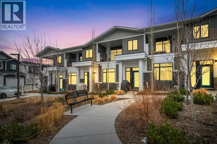 210 Crestbrook Common SW, Calgary, Alberta T3B6L1