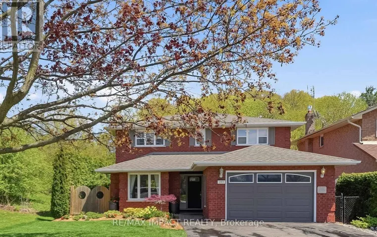 293 BLUE HERON DRIVE W, Oshawa (Eastdale), Ontario L1G6X7