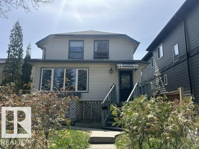 10841 80 AV NW, Edmonton, Alberta T6E1V9