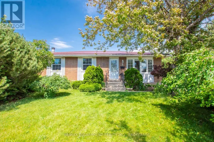 MAIN - 2 WOLFDALE PLACE, St. Catharines (Lakeport), Ontario L2N4M5