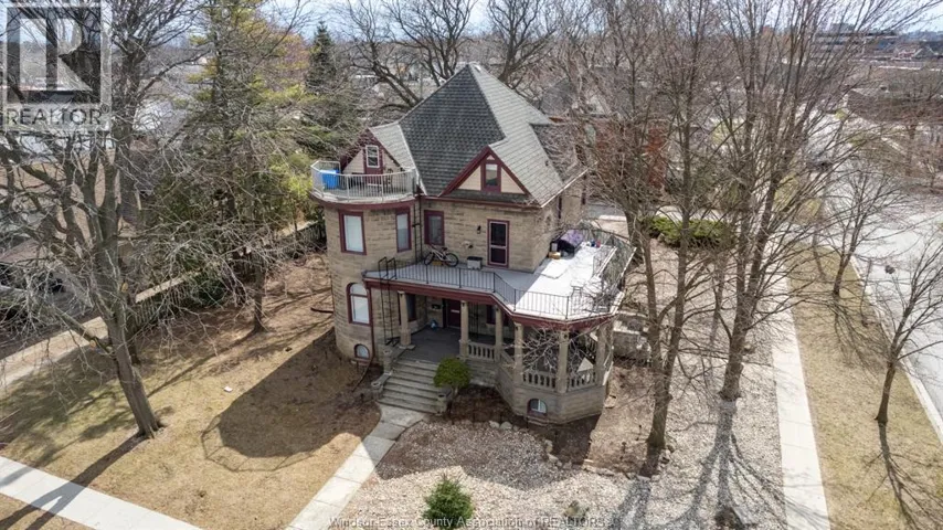 18 CLARK STREET East, Leamington, Ontario N8H1E1