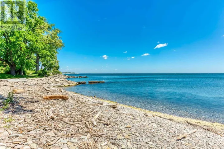 ROOM A - 3234 SHORELINE DRIVE, Oakville (BR Bronte), Ontario L6L5Z1