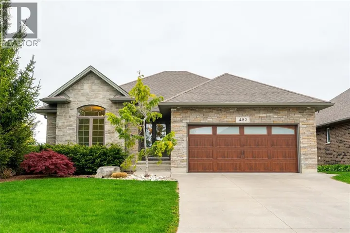 482 AUTUMN BREEZE DRIVE, Sarnia, Ontario N7S0C4