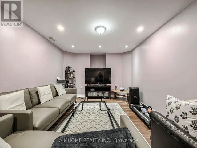 16 CHASSER DRIVE, Markham (Greensborough), Ontario L6E1K4