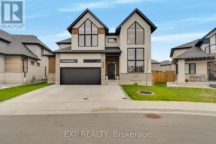 5 - 923 STONECLIFFE WALK, Kitchener, Ontario N2P0K5