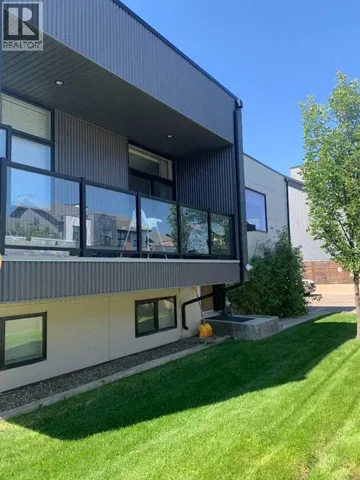 902, 35 Aquitania Circle W, Lethbridge, Alberta T1J5M2