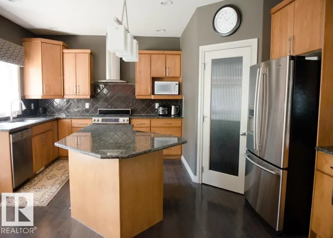 6162 Maynard CR NW NW, Edmonton, Alberta T6R0H8