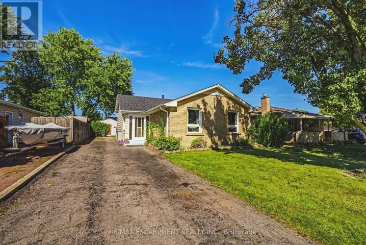 235 LARCH STREET, Hamilton (Lisgar), Ontario L8T4P5