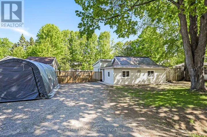 550 PINEDALE ROAD, Gravenhurst (Muskoka (S)), Ontario P1P1M1