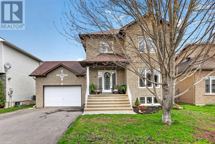 15 MANOIR STREET, Russell, Ontario K0A1W0