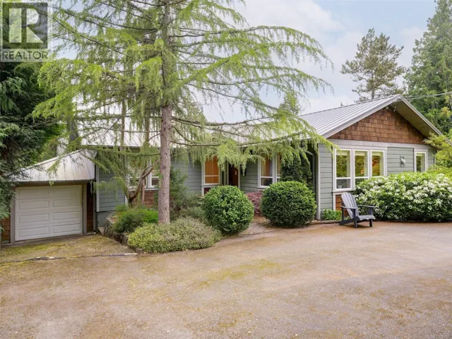5148 Santa Clara Ave, Saanich, British Columbia V8Y1W4