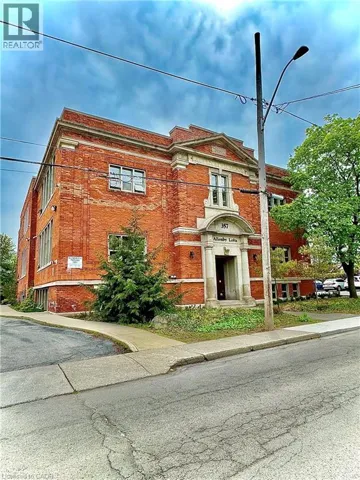 357 HUNTER Street W Unit# 32, Hamilton, Ontario L8P1S6