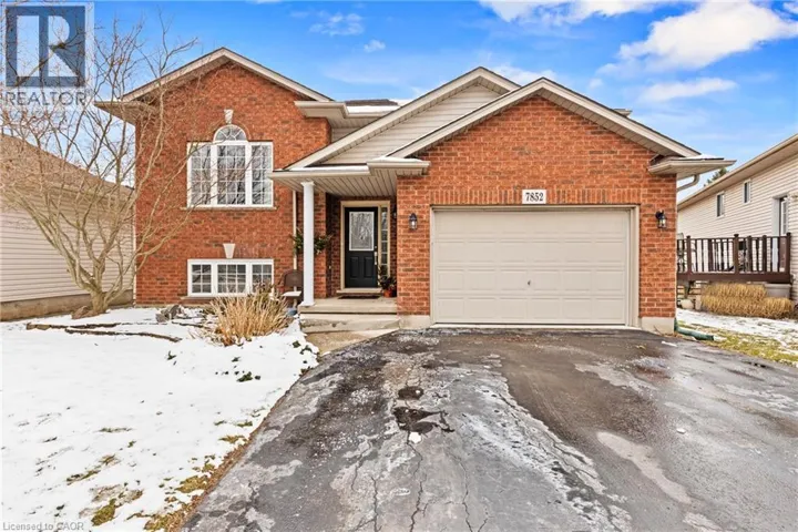 7852 CHARNWOOD Avenue, Niagara Falls, Ontario L2H3E2