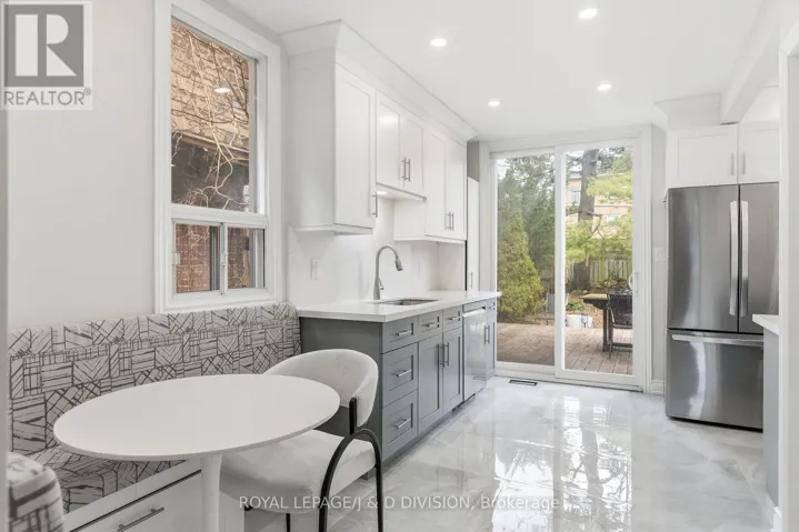 UPPER - 118 BOGERT AVENUE, Toronto (Lansing-Westgate), Ontario M2N1K8