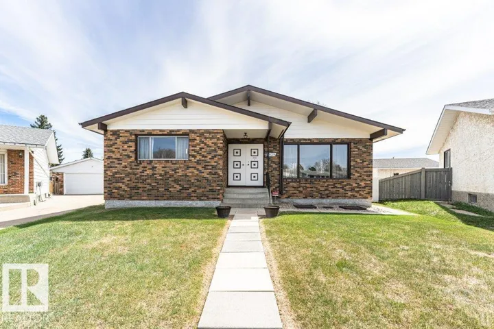 6719 31A AV NW, Edmonton, Alberta T6K1M4