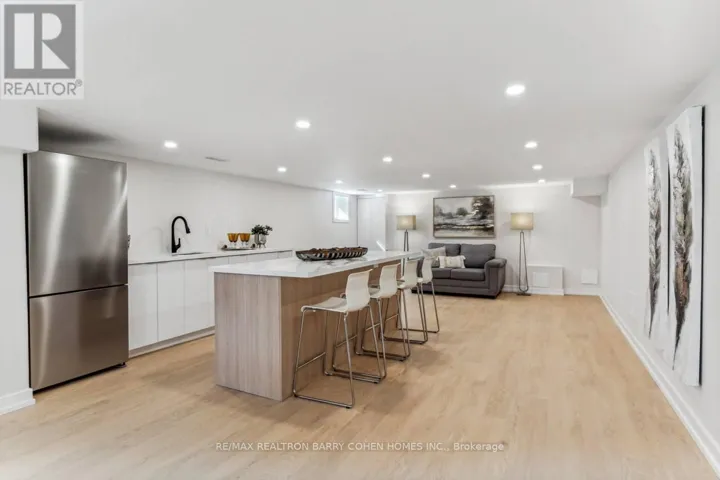 31 KENNEDY STREET W, Aurora (Aurora Village), Ontario L4G2L6