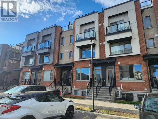 555 TAKAMOSE PVT, Ottawa, Ontario K1K5A5