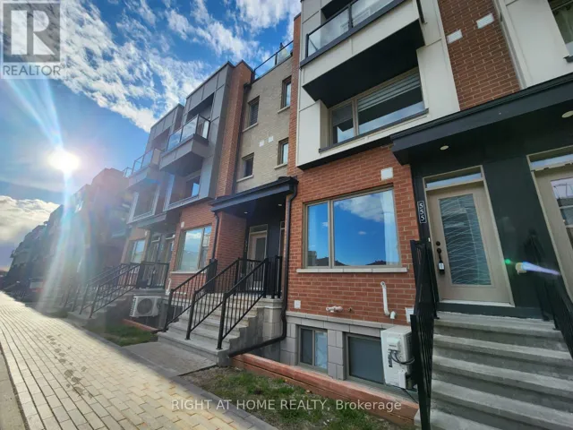555 TAKAMOSE PVT, Ottawa, Ontario K1K5A5