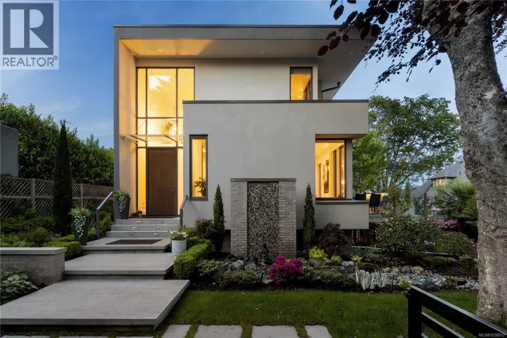 2816 Burdick Ave, Oak Bay, British Columbia V8R3M2