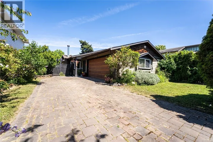 9960 Swiftsure Pl, Sidney, British Columbia V8L4E4