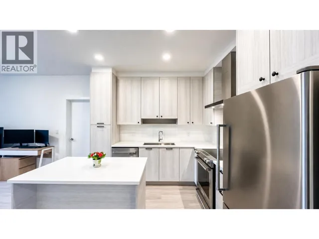 102 7133 14TH AVENUE, Burnaby, British Columbia V3N0H5