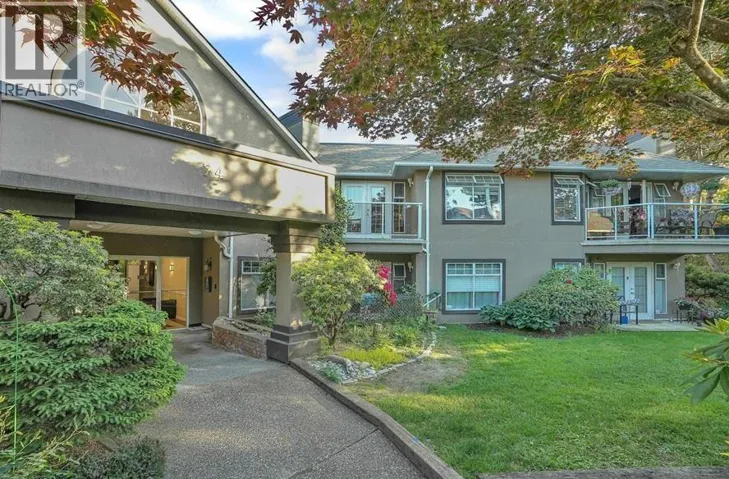 102 74 MINER STREET, New Westminster, British Columbia V3L5N6
