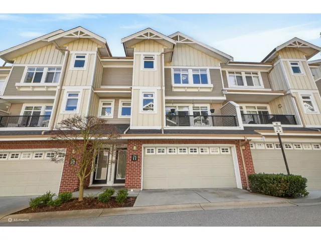 11 2925 KING GEORGE BOULEVARD, Surrey, British Columbia V4P1B8