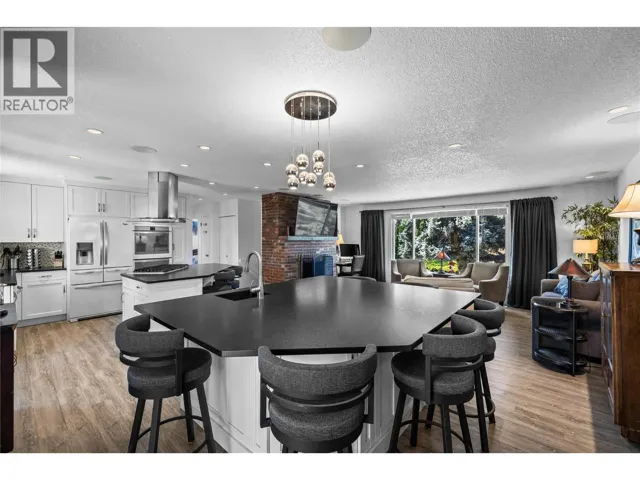 992 Grenfell Court, Kelowna, British Columbia V1Y8C5