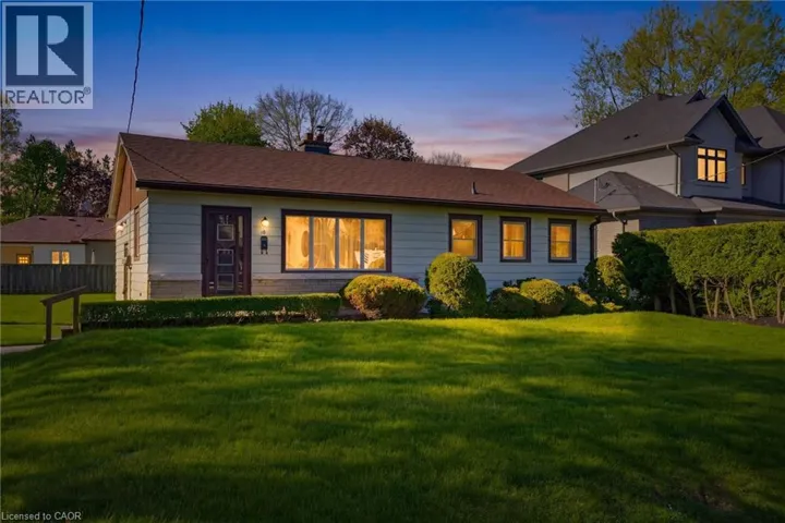10 OAKLEY Court, Ancaster, Ontario L9G1T5