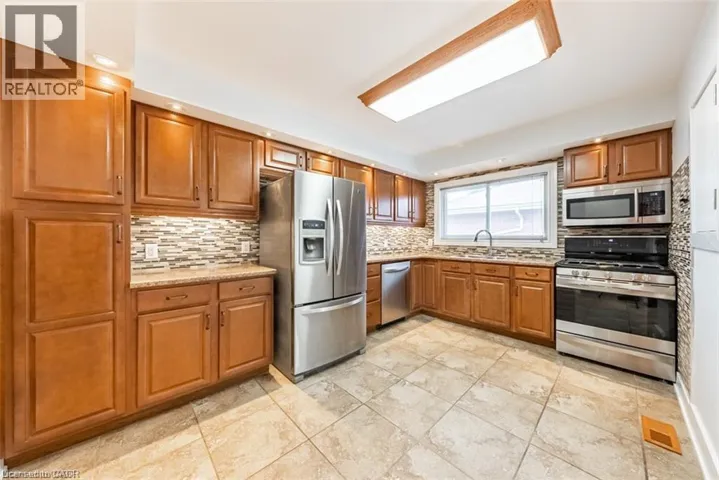 172 FENNELL Avenue E Unit# Upper, Hamilton, Ontario L9A1S3