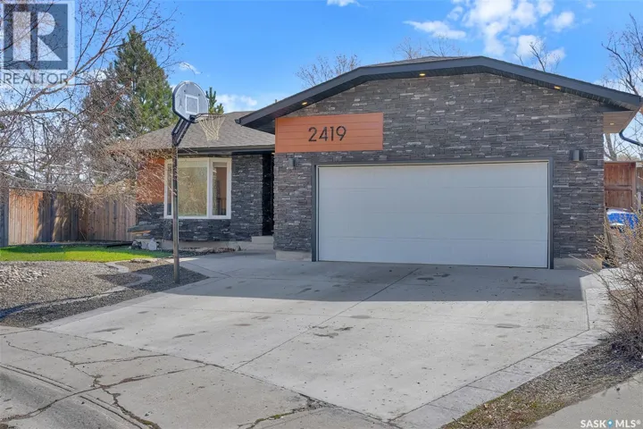 2419 Glamis PLACE E, Regina, Saskatchewan S4V1A5
