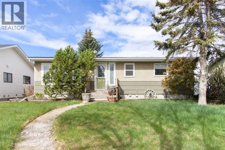 1622 Strathcona Street, Crossfield, Alberta T0M0S0