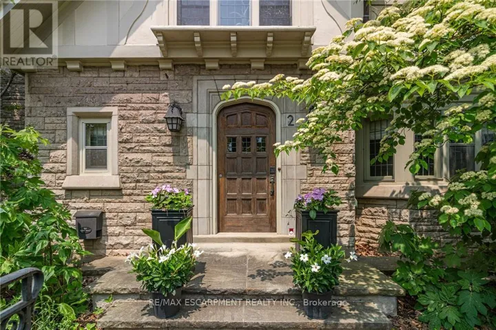 2 OAK KNOLL DRIVE, Hamilton (Westdale), Ontario L8S4C3